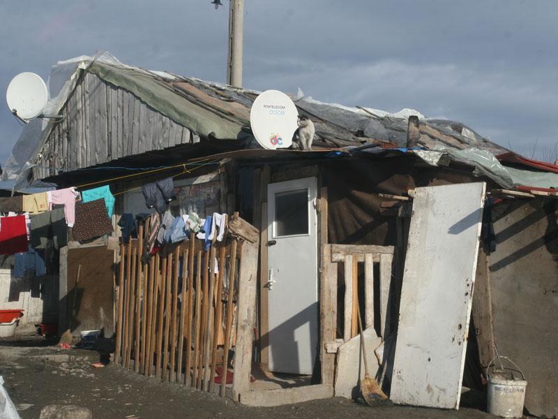 Drama unei clujence de pe Dorobanţilor: terorizată de romii care şi-au făcut culcuş în zonă