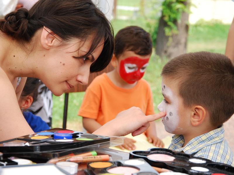 1 iunie în familiile monoparentale. Cum sărbătoresc Ziua Copilului