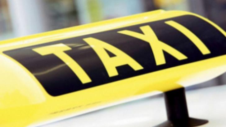 Un taximetrist a decedat în timpul serviciului. A fost găsit prăbuşit pe scaun