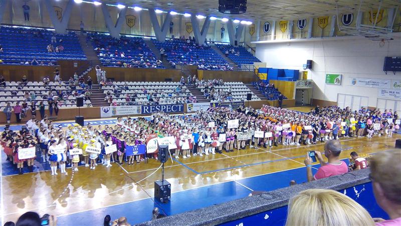 900 de participanţi la Concursul Național de Majorete