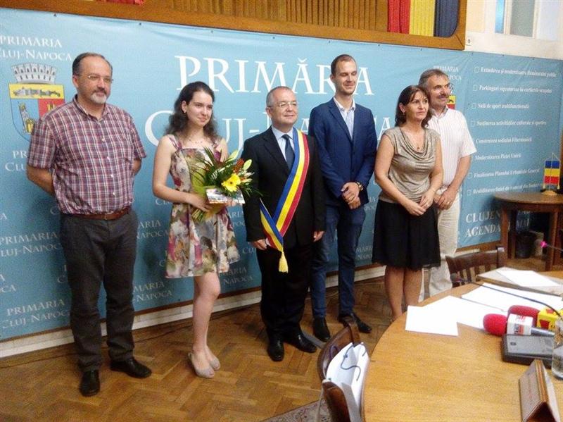 Eleva de 10 la BAC, premiată de Emil Boc