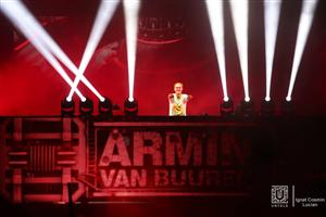 E mai tare decât un banc: cu cine l-a comparat Boc pe Armin van Buuren