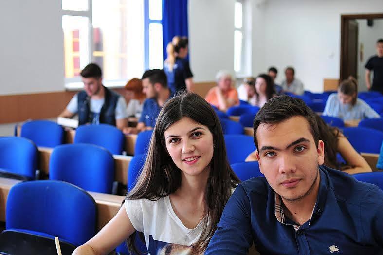 Amendă cât 10 taxe de şcolarizare, pentru universităţile care înscriu mai mulţi studenţi