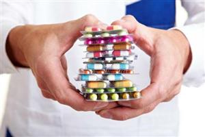 Producătorii de medicamente generice se opun legalizării şpăgii în sănătate şi cer reforme