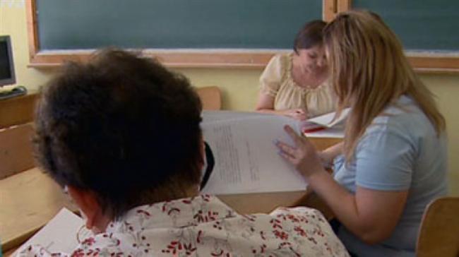 Sindicatele din educaţie, nemulţumite de propunerea Guvernului de majorare a salariilor cu 10%