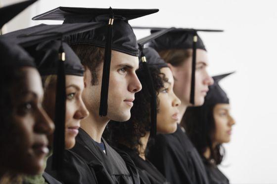 Scandal de proporţii la o universitate privată. Studenţi, masteranzi şi cadre didactice, trimişi în judecată