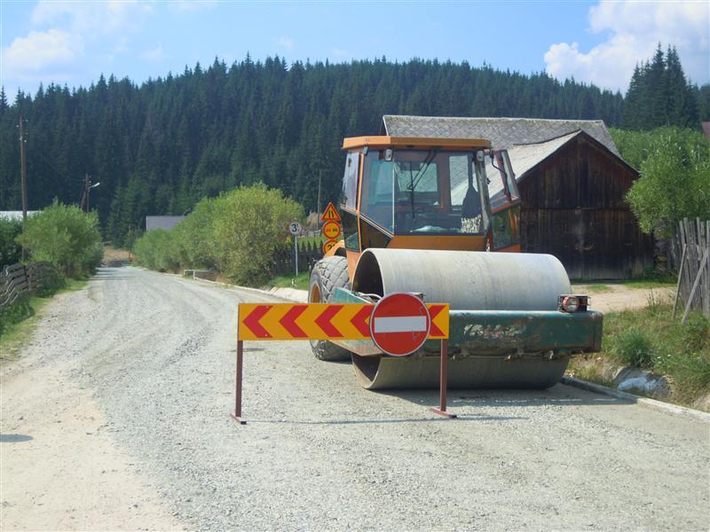 Lucrări de modernizare pe 25 de tronsoane de drum judeţean. Câţi bani au fost alocaţi