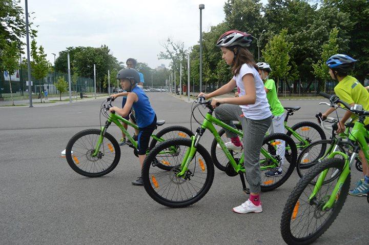 Încep selecţiile naţionale gratuite ale programului „Start campioni la triatlon”