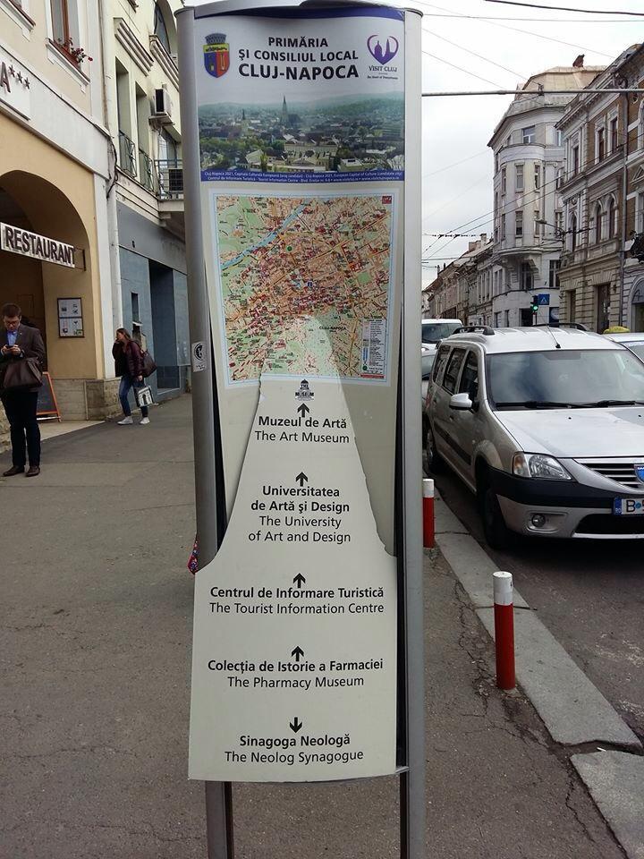 Panouri informative, vandalizate