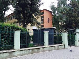 Elevii unei şcoli din Cluj, obligaţi să plătească taxă de protecţie. Ce au descoperit oamenii legii
