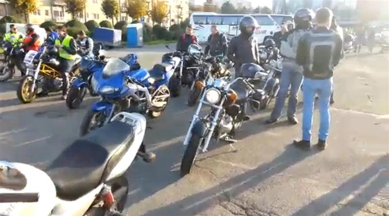 Zeci de motociclişti din Transilvania, la un marş în memoria poliţistului Bogdan Gigină