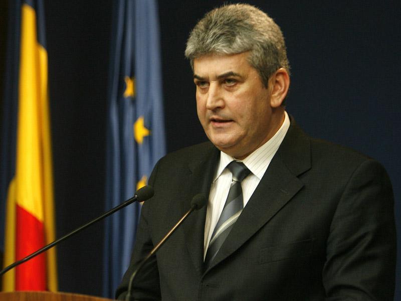 Oprea nu demisionează: Nu sunt vinovat şi îmi voi continua activitatea în Guvern