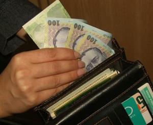 Teodorovici: Legea salarizării bugetarilor se va aplica în tranşe, nu se ştie încă rata creşterii salariilor