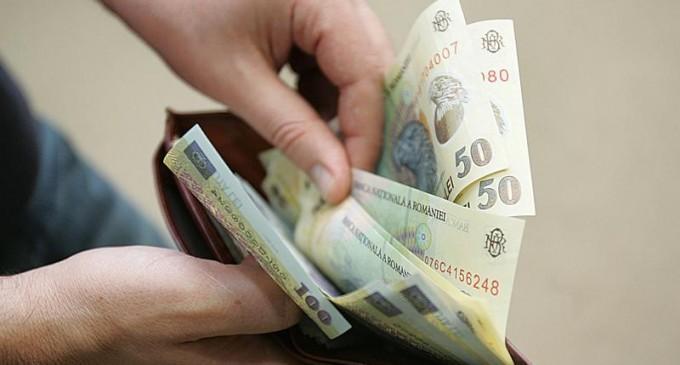 Salariul mediu net crescut. În septembrie a fost de 1.833 lei, cu 1,1% mai mult faţă de august