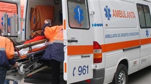 Trei persoane, rănite într-un accident rutier: un şofer de 66 de ani a intrat pe contrasens