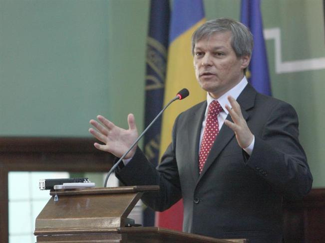 Dacian Cioloş, desemnat de Iohannis pentru funcţia de premier