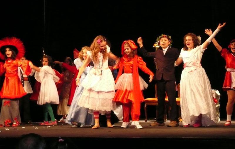 Teatrul, materie opţională în şcoli. Propunerea va fi analizată la Cluj