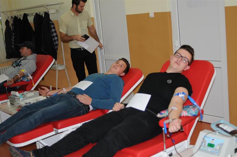 Studenţii de la Teologie Ortodoxă, implicaţi în campania de donare de sânge