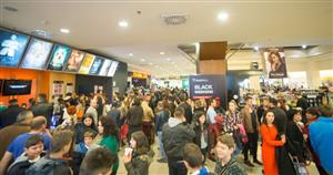 Peste 200.000 de clujeni au profitat de promoţiile Black Weekend Sales, la Iulius Mall (P)