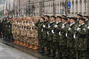 Paradă militară la Cluj, de Ziua Naţională a României 