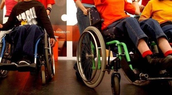 Viaţa într-un scaun cu rotile. Cât de accesibil este Clujul