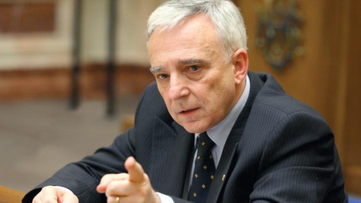 Isărescu: Creşterea salariilor este inevitabilă în România, dar trebuie făcută prudent, câte puţin