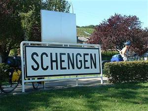 Angela Merkel: Frontierele externe ale UE trebuie securizate, pentru menţinerea Spaţiului Schengen