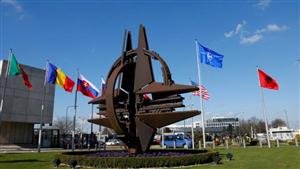 NATO suplimentează prezenţa în zona Mării Negre, inclusiv trimiţând avioane Awacs în România