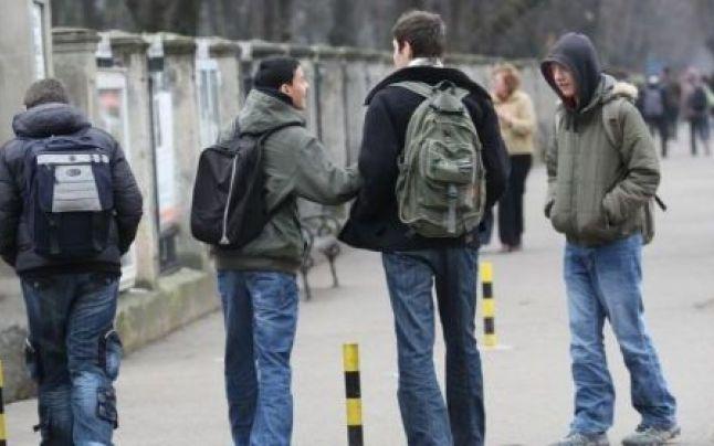 Din cafenea, înapoi la şcoală. Ce au păţit chiulangiii clujeni