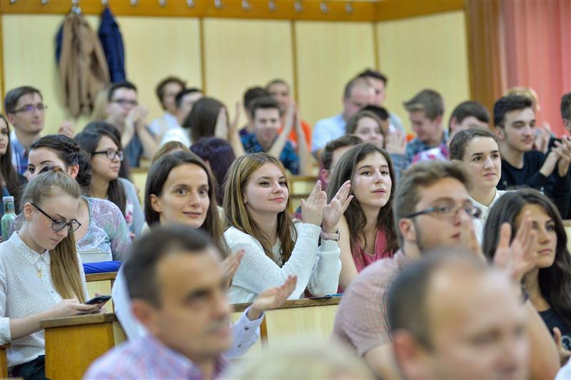 Granzii informaticii clujene formează viitorii manageri încă de pe băncile şcolii FOTO