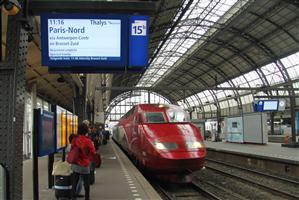 TEROARE LA BRUXELLES. Belgia a închis graniţa cu Franţa
