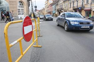 O stradă din Cluj, închisă circulaţiei două zile