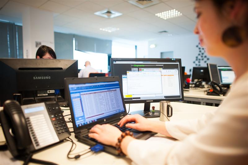  Industria informatică din Cluj angajează sute de specialişti
