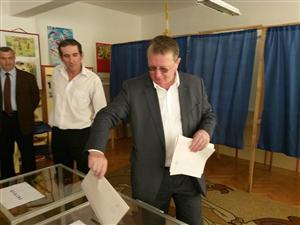 Președintele PSD Cluj, Remus Lăpușan, la urnele de vot: 
