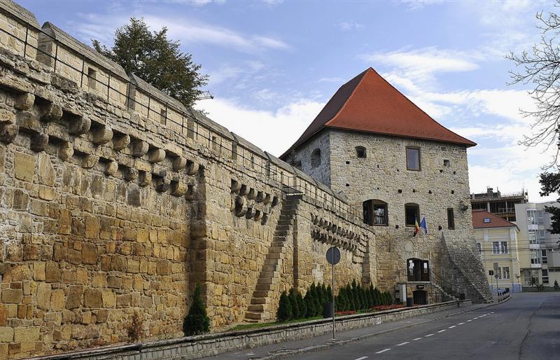 Spectacol de teatru de umbre, la Bastionul Croitorilor 