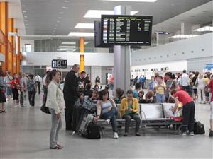 Româncă urmărită internaţional, prinsă pe Aeroportul Cluj