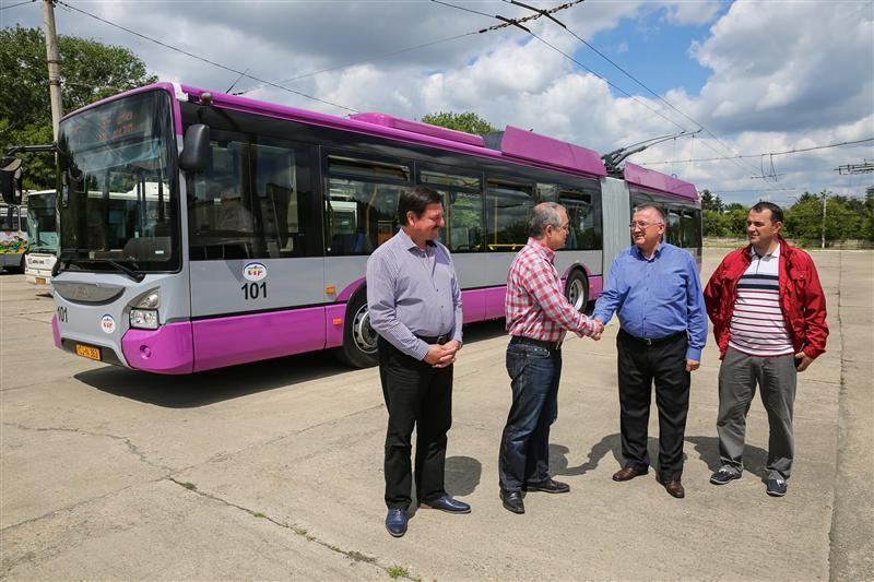 Câte troleibuze mov vin la Cluj, în 2016 + Cine e favorit să livreze autobuze electrice