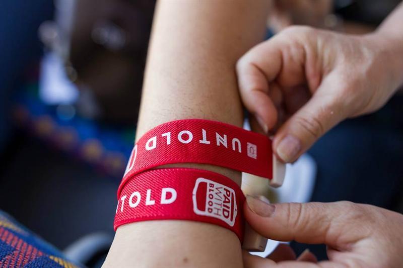 Donezi sânge şi mergi gratis la Untold 2016. Când ajunge caravana mobilă Blood Network la Cluj