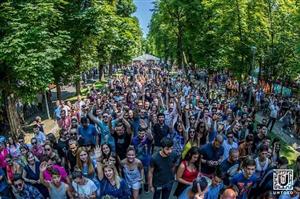 Tineri cu spirit civic la Untold. Au predat poliției și organizatorilor fetivalului telefoane, portmonee și carduri pierdute 