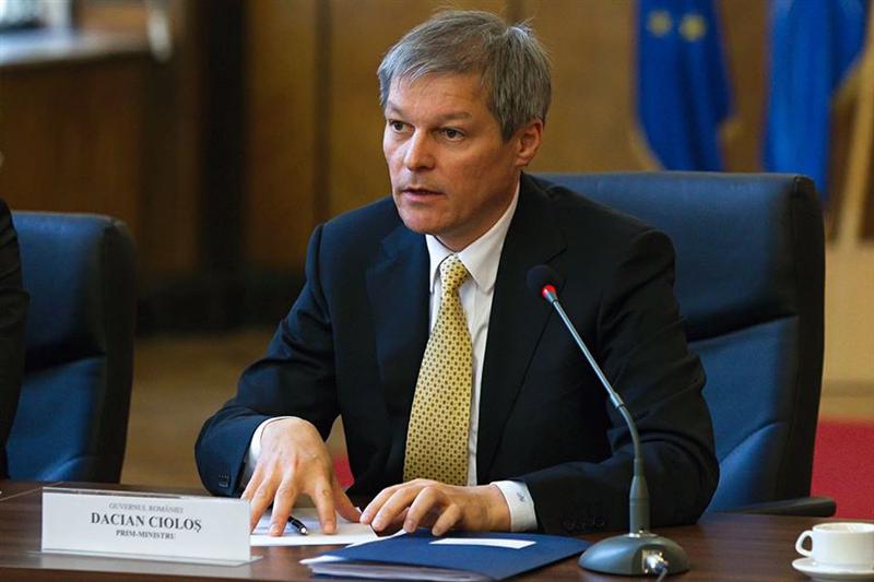 Sondaj PNL: Dacian Cioloş, 43% în Bucureşti şi 30% în sondajul naţional. Miniştrii tehnocraţi, între 5-10%- surse