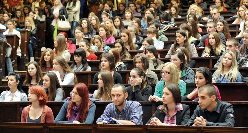 Începe şcoala şi pentru studenţi. Schimbări în învăţământul superior pentru 2016-2017