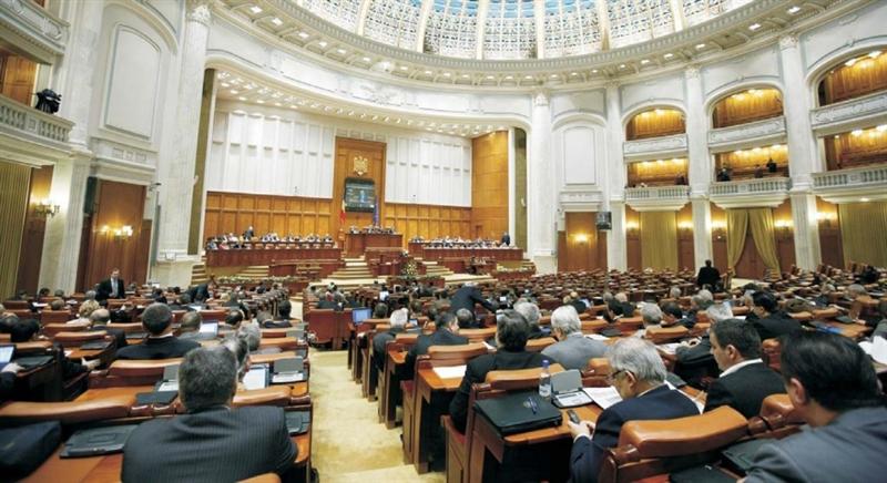 Un grup de secretari de stat şi de consilieri ai premierului Cioloş vor demisiona pentru a candida pe listele USR, iar ministrul Transporturilor este aşteptat la PNL
