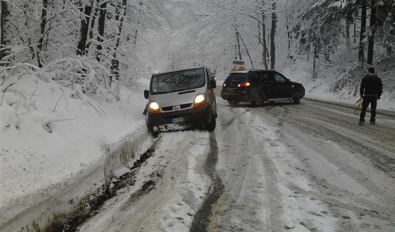 Vreme rea. Ploaie, vânt, ninsoare