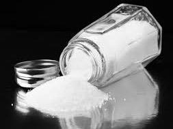 Mai mult de o linguriţă de sare pe zi creşte riscul de deces prematur