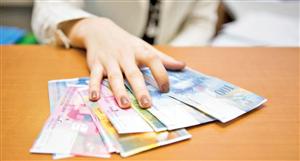 Cioloş explică de ce legea conversiei a fost atacată la CCR: Nu vrem ca din cauza speculatorilor să tragă ponoasele cei care au probleme