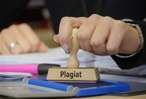 Legea privind plagiatul şi şcolile doctorale, care oferea universităţilor dreptul asupra retragerii titlului de doctor, este neconstituţională