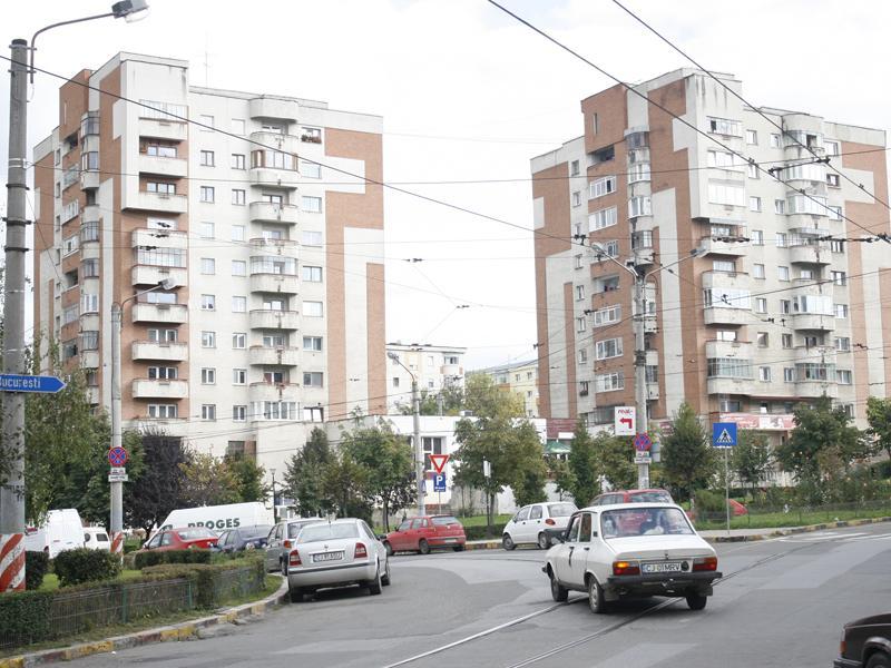 Apartamentele vechi, vedetele crizei. Cele noi se apropie ca preţ