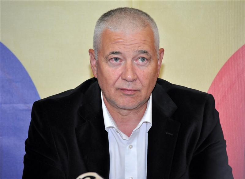 Marius Nicoară: 