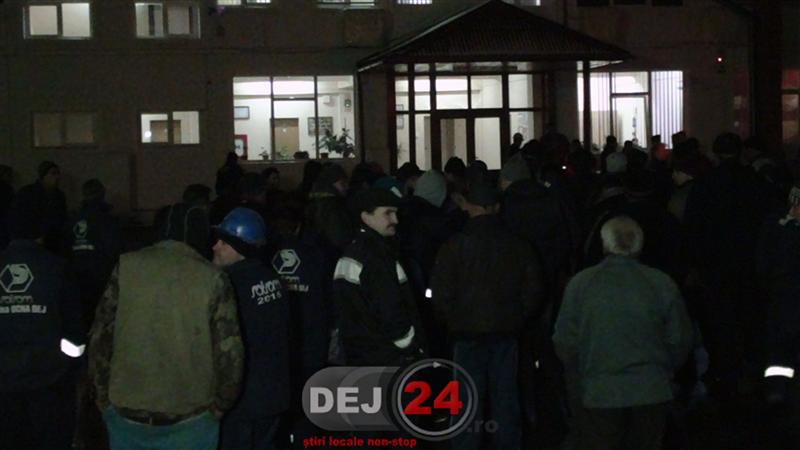 Proteste la Salina Ocna Dej. Minerii din schimbul trei au refuzat să intre în tură / VIDEO