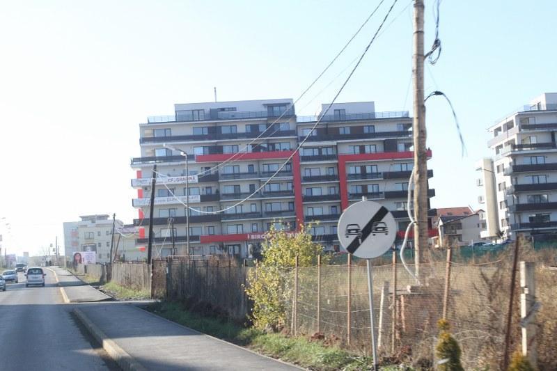 Bună Ziua, civilizaţie! Patru benzi şi două trotuare